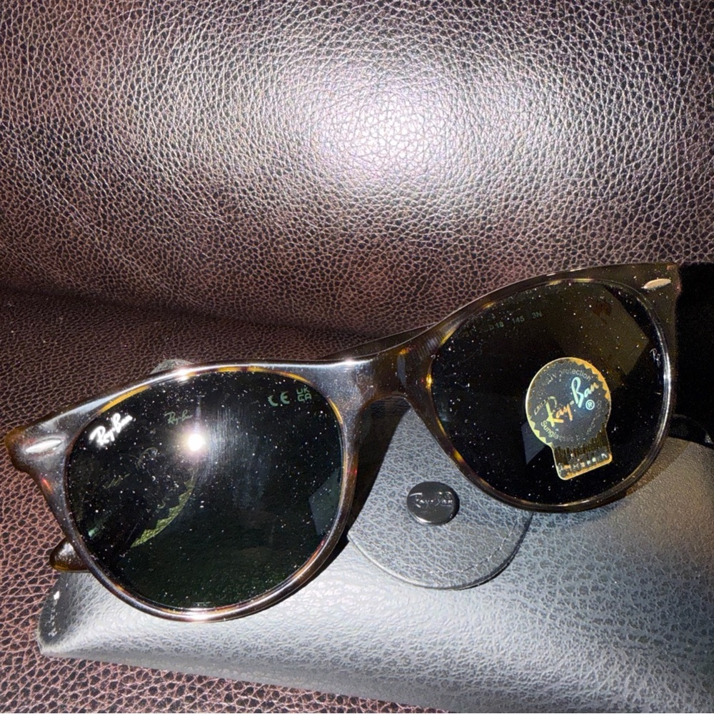 Ray-Ban RB2185 Sunglasses 902/31 Tortoise Frame Black Lens 55 [] 18    145 3N - Picture 5 of 8